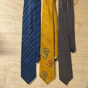 VTG 100% Silk Italian Men's Tie Set - Blue, Yellow Gold, Black/White/Red EUC